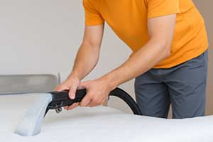 Rensning af madras og seng